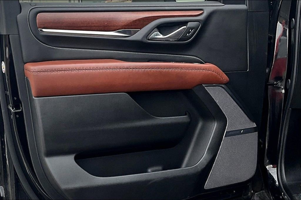 Used 2024 GMC Yukon XL Denali Ultimate image 16