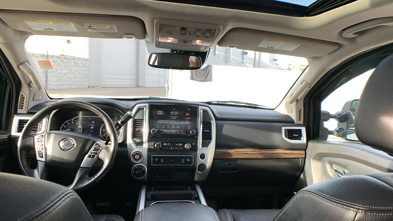 Used 2020 Nissan Titan SL w/ Moonroof Package image 22