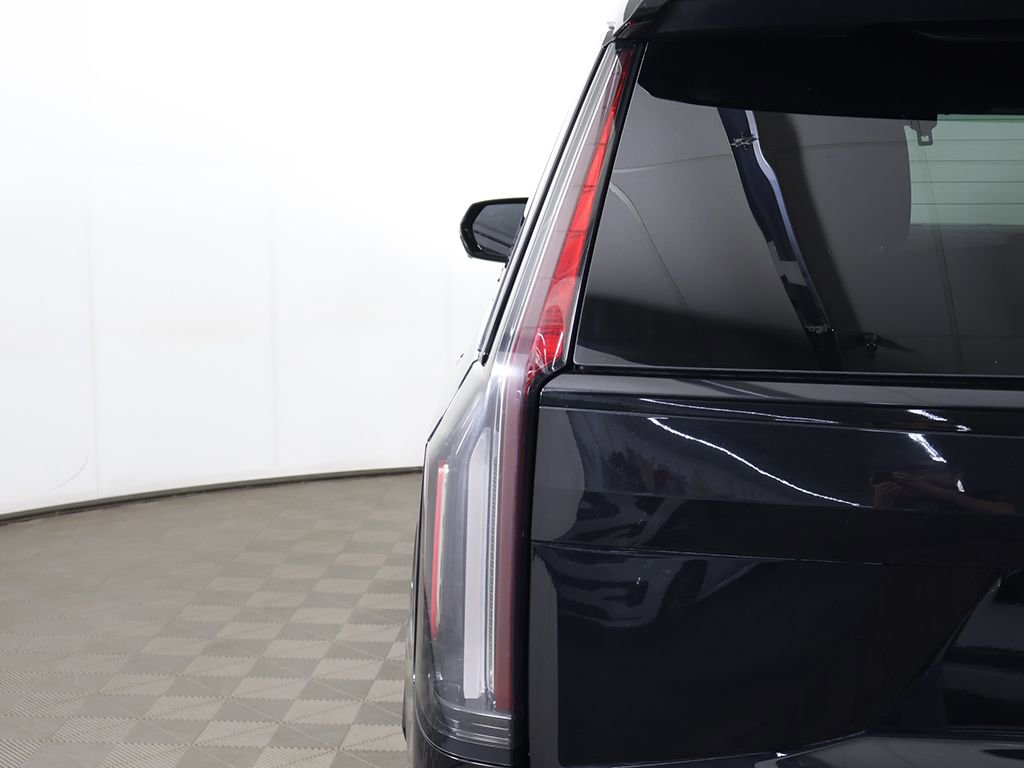 Used 2023 Cadillac Escalade Sport Platinum AWD/4WD image 20