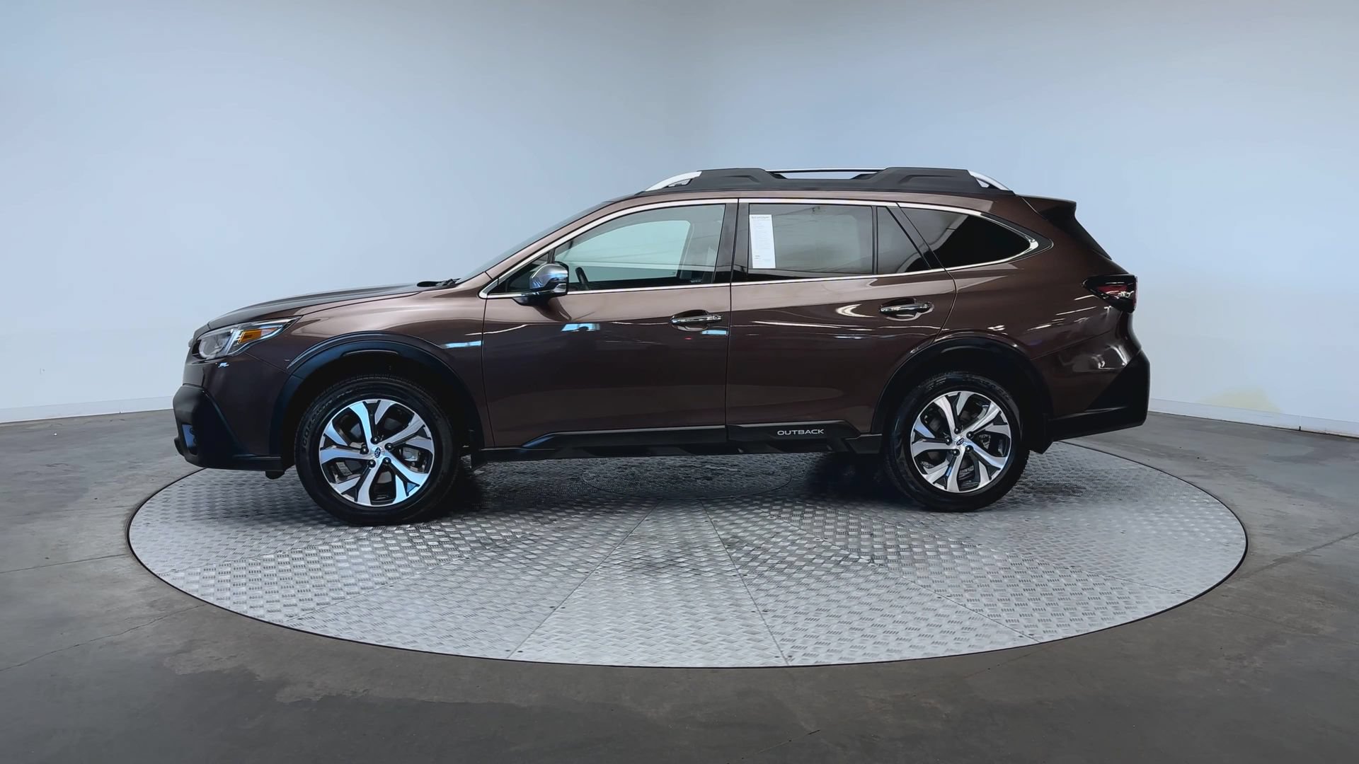 Used 2021 Subaru Outback Touring XT AWD/4WD image 5