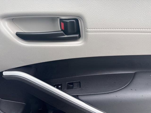 Used 2025 Toyota Corolla Cross L FWD image 33