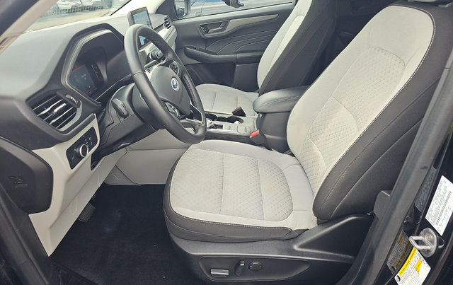 Used 2023 Ford Escape Active AWD/4WD image 5