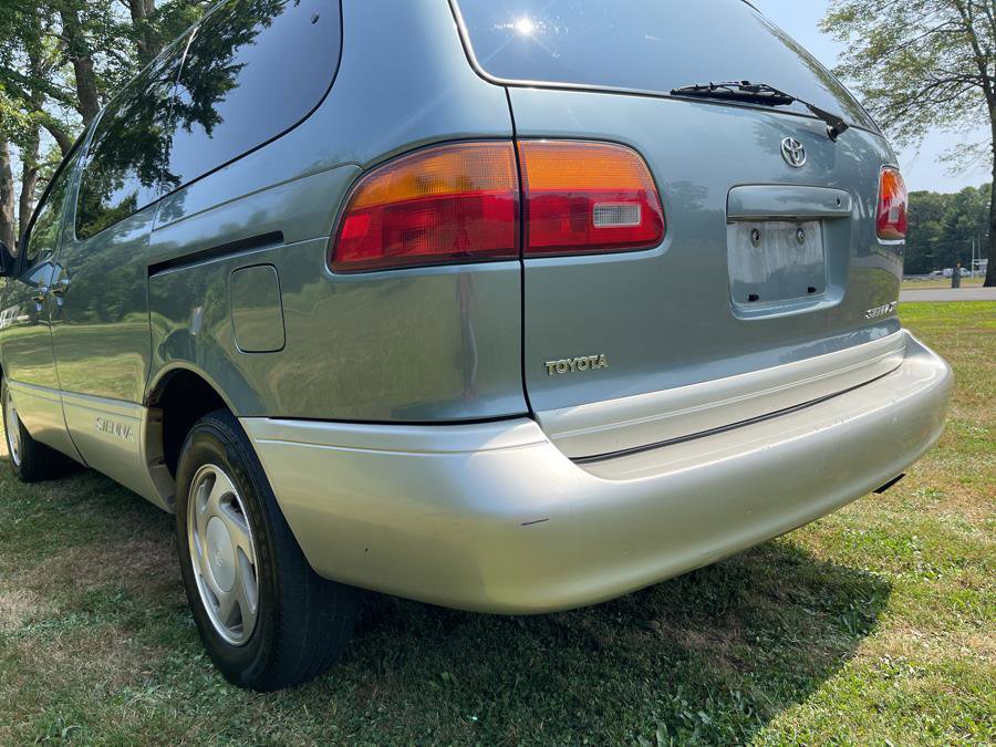 Used 1999 Toyota Sienna LE image 20