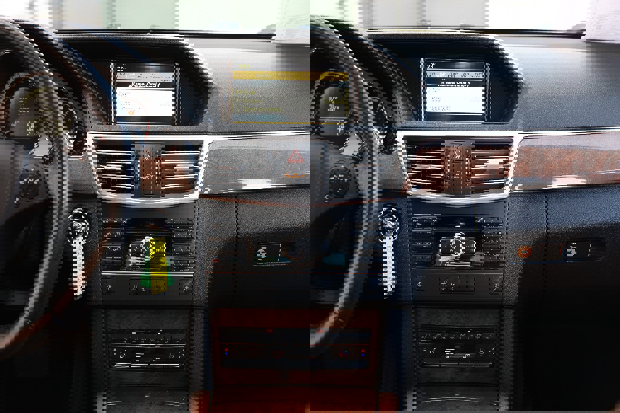 Used 2011 Mercedes-Benz E 350 Sedan image 43