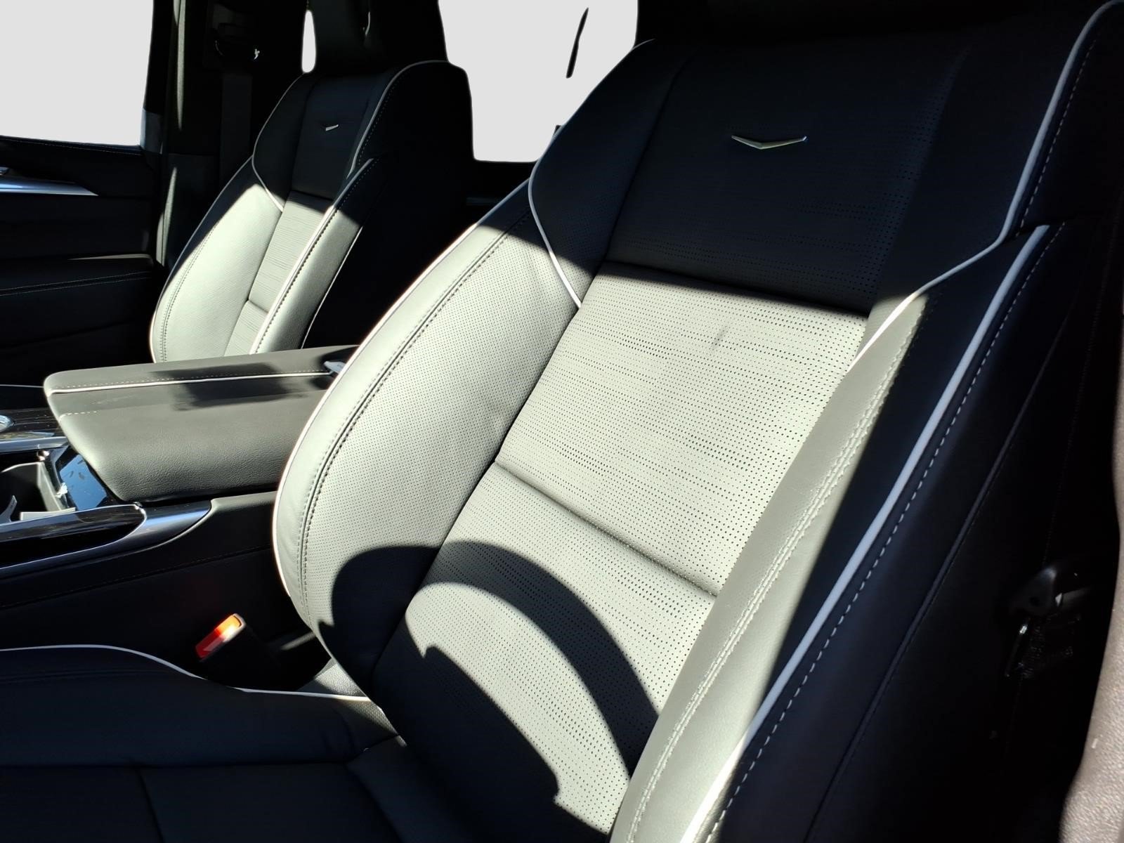 New 2027 Cadillac Escalade Sport w/ Touring Package AWD/4WD image 13