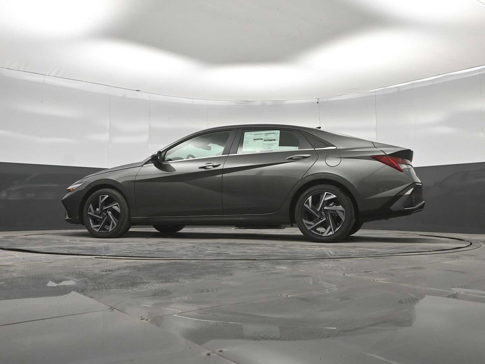 New 2026 Hyundai Elantra Limited FWD image 40