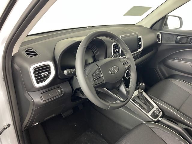 New 2026 Hyundai Venue SEL FWD image 2