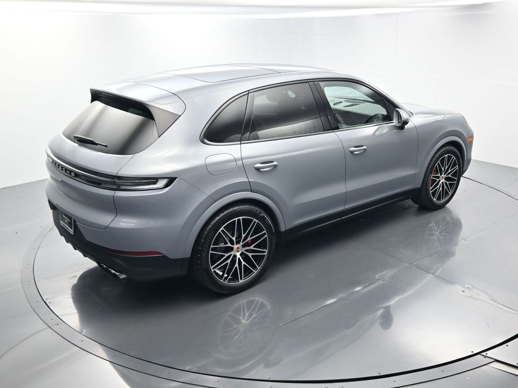 Used 2025 Porsche Cayenne S image 39