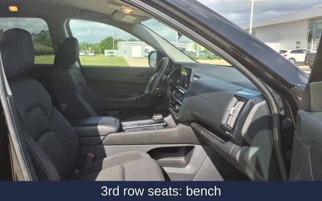 Used 2025 Nissan Pathfinder SV image 18
