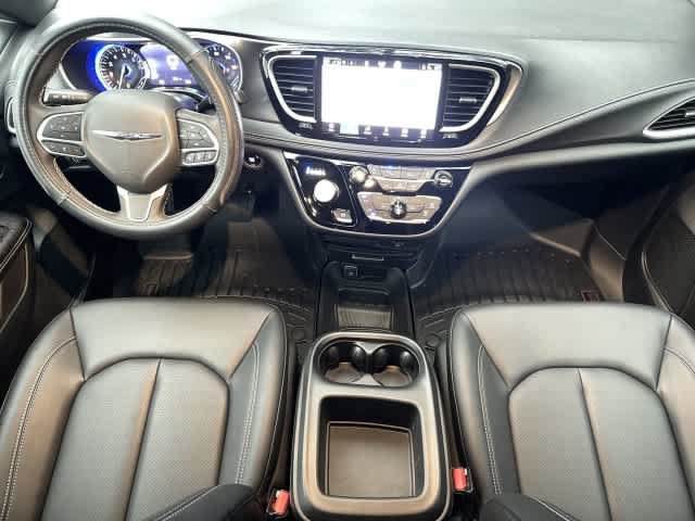 Used 2026 Chrysler Pacifica Select FWD image 13
