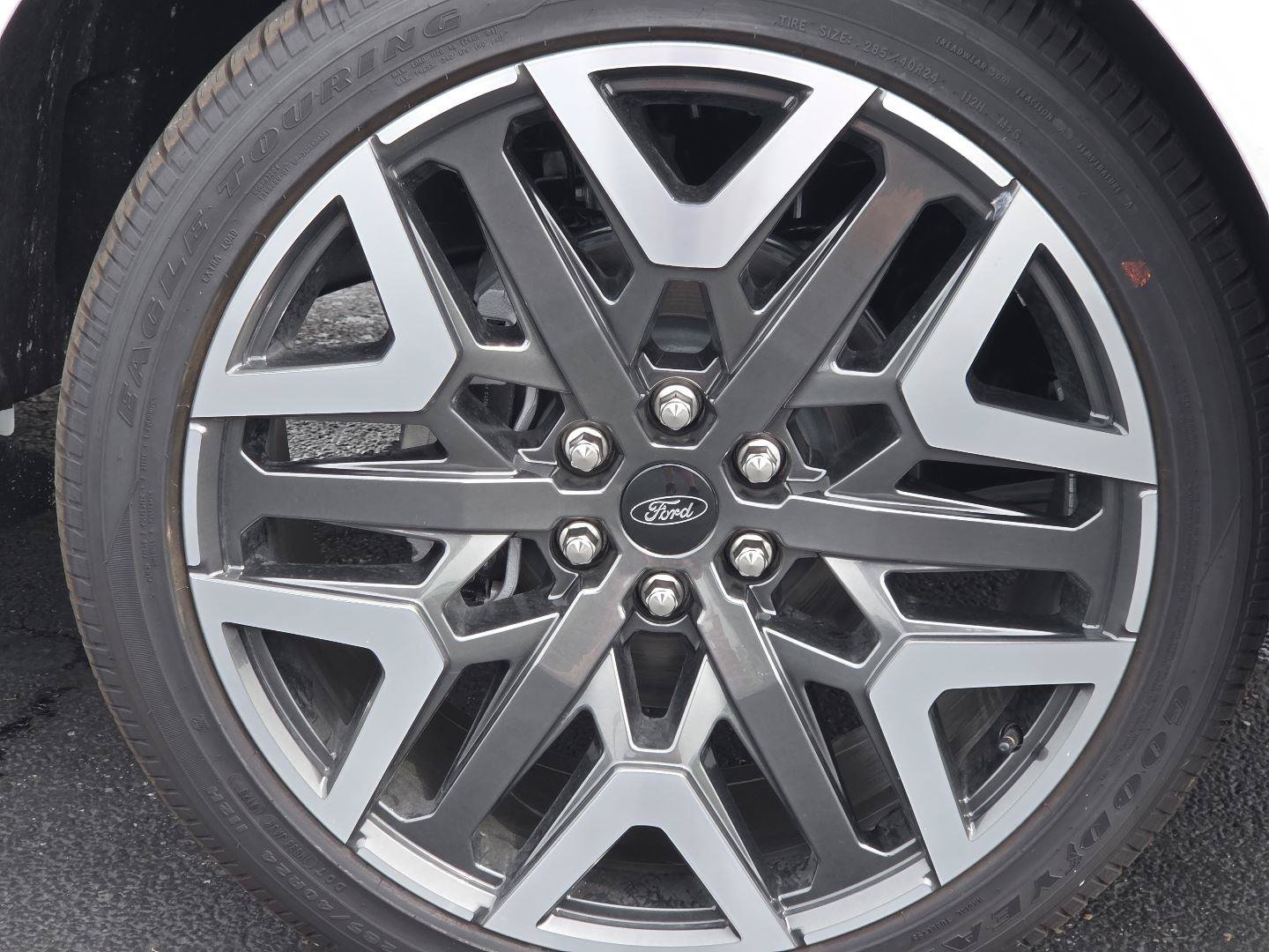 New 2026 Ford Expedition Max Platinum w/ Platinum Ultimate Package AWD/4WD image 14