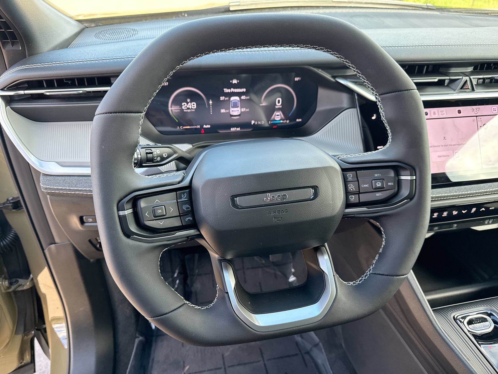 Used 2026 Jeep Cherokee Laredo AWD/4WD image 14