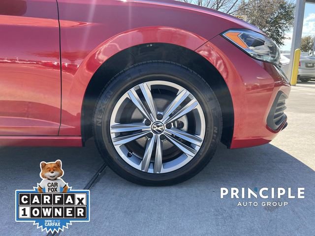 Used 2023 Volkswagen Jetta SE w/ Panoramic Sunroof Package FWD image 4