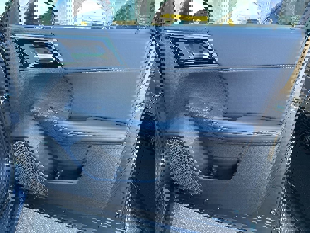 New 2025 Mitsubishi Outlander SE image 29