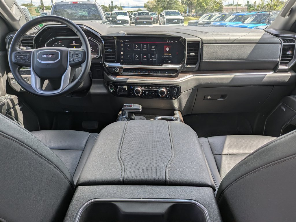 Used 2025 GMC Sierra 1500 SLT w/ SLT Premium Plus Package AWD/4WD image 17