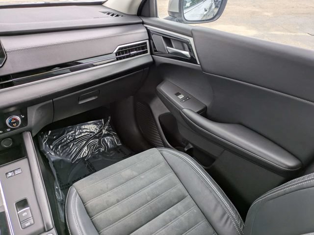 Used 2023 Mitsubishi Outlander SE AWD/4WD image 19