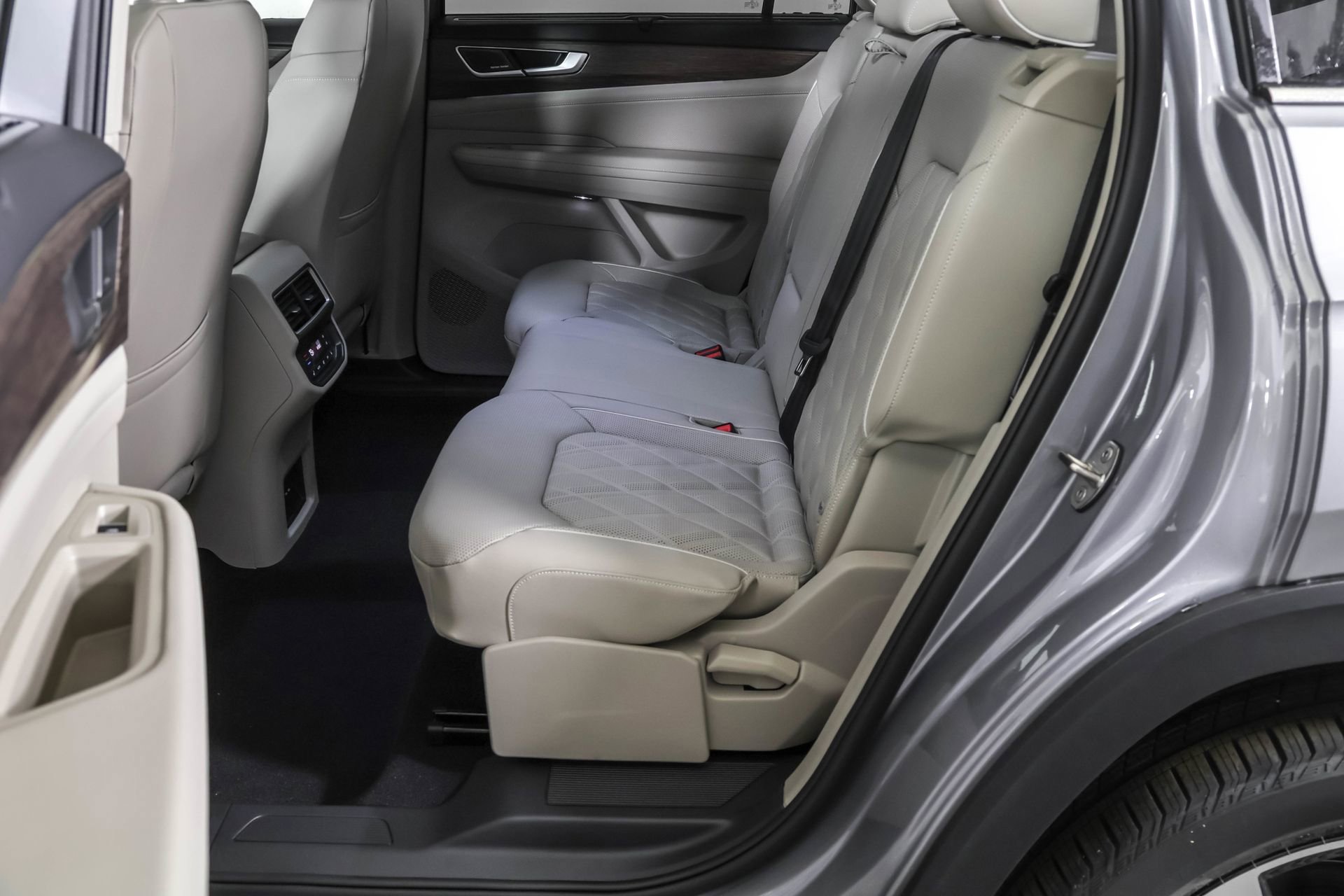 New 2026 Volkswagen Atlas SEL Premium R-Line image 34