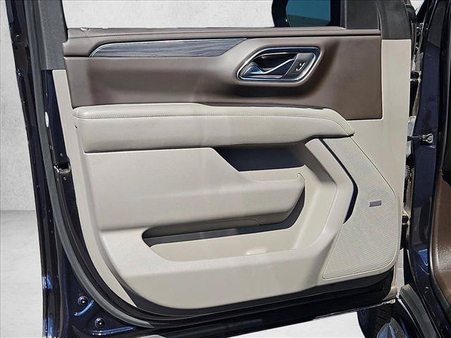 Certified 2022 GMC Yukon SLT w/ SLT Premium Package AWD/4WD image 11