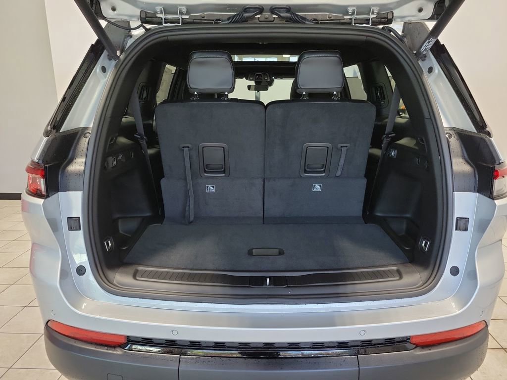New 2025 Jeep Grand Cherokee L Limited w/ Black Appearance Package image 7