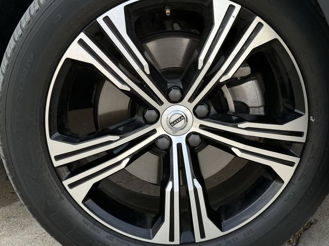 Used 2022 Volvo XC40 T5 Inscription w/ Advanced Package image 10