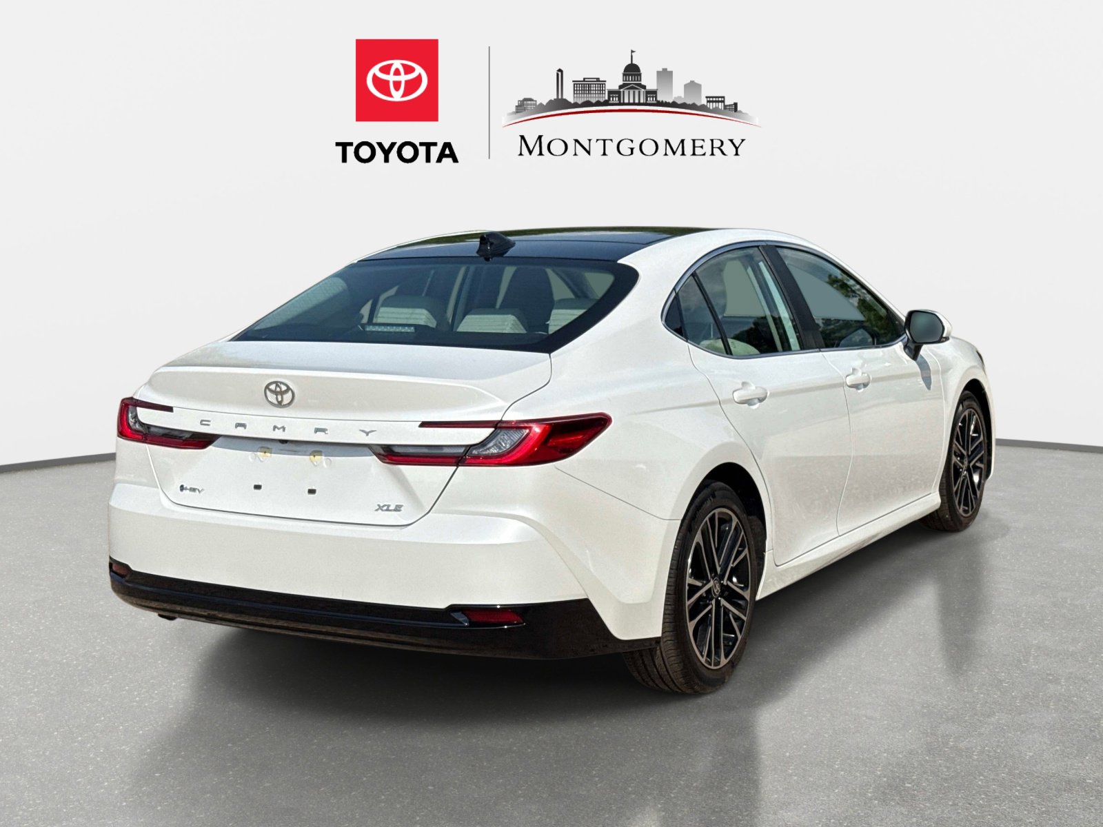 Used 2026 Toyota Camry XLE FWD image 3