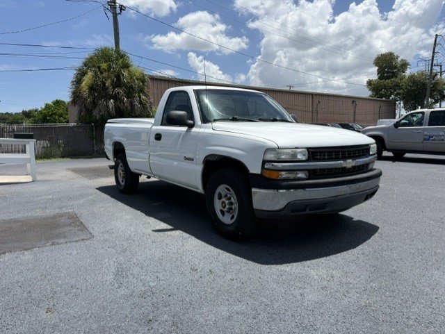 Used 2000 Chevrolet Silverado 2500 2WD Regular Cab w/ Firm Ride Suspension Pkg image 3