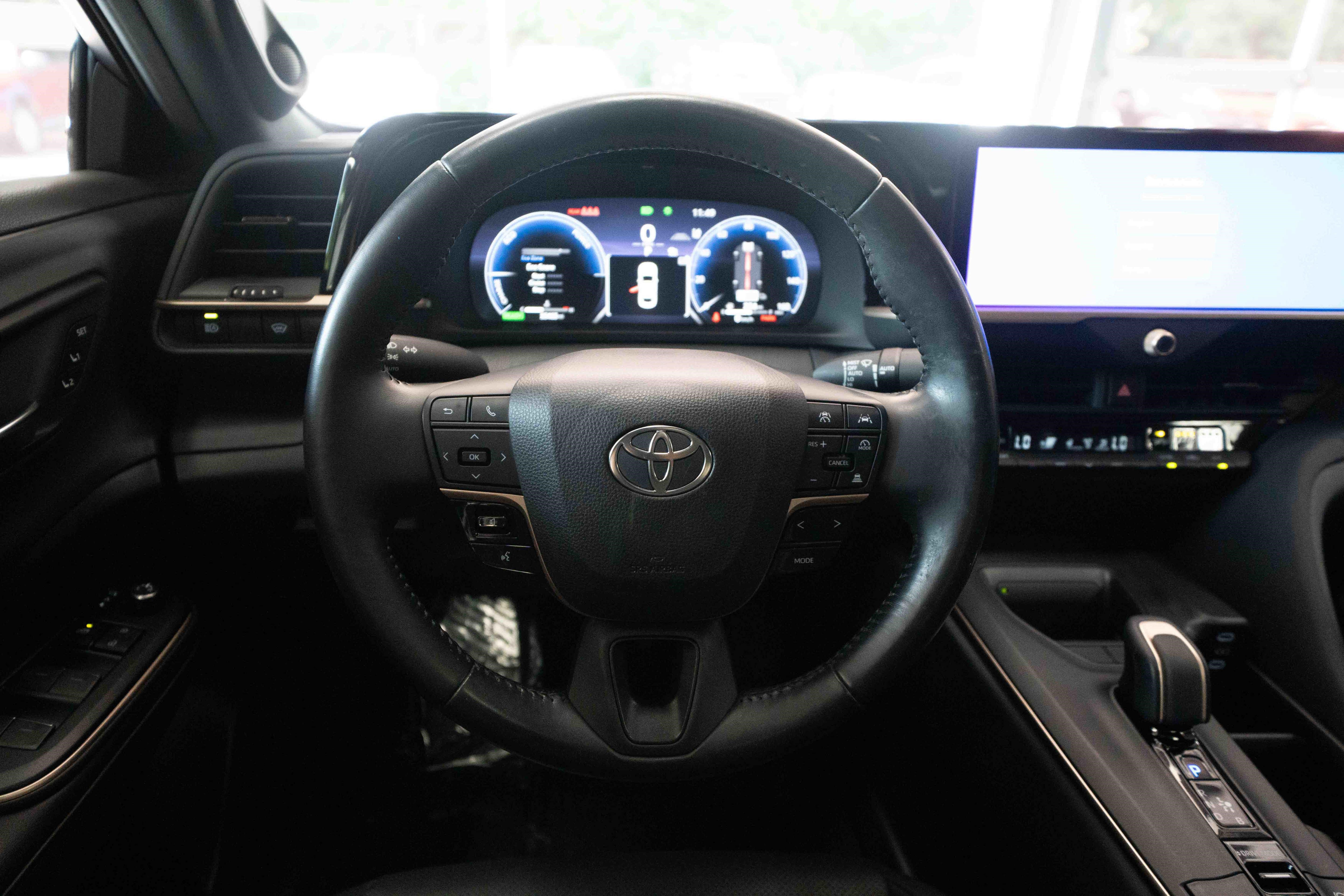Used 2023 Toyota Crown AWD/4WD image 21