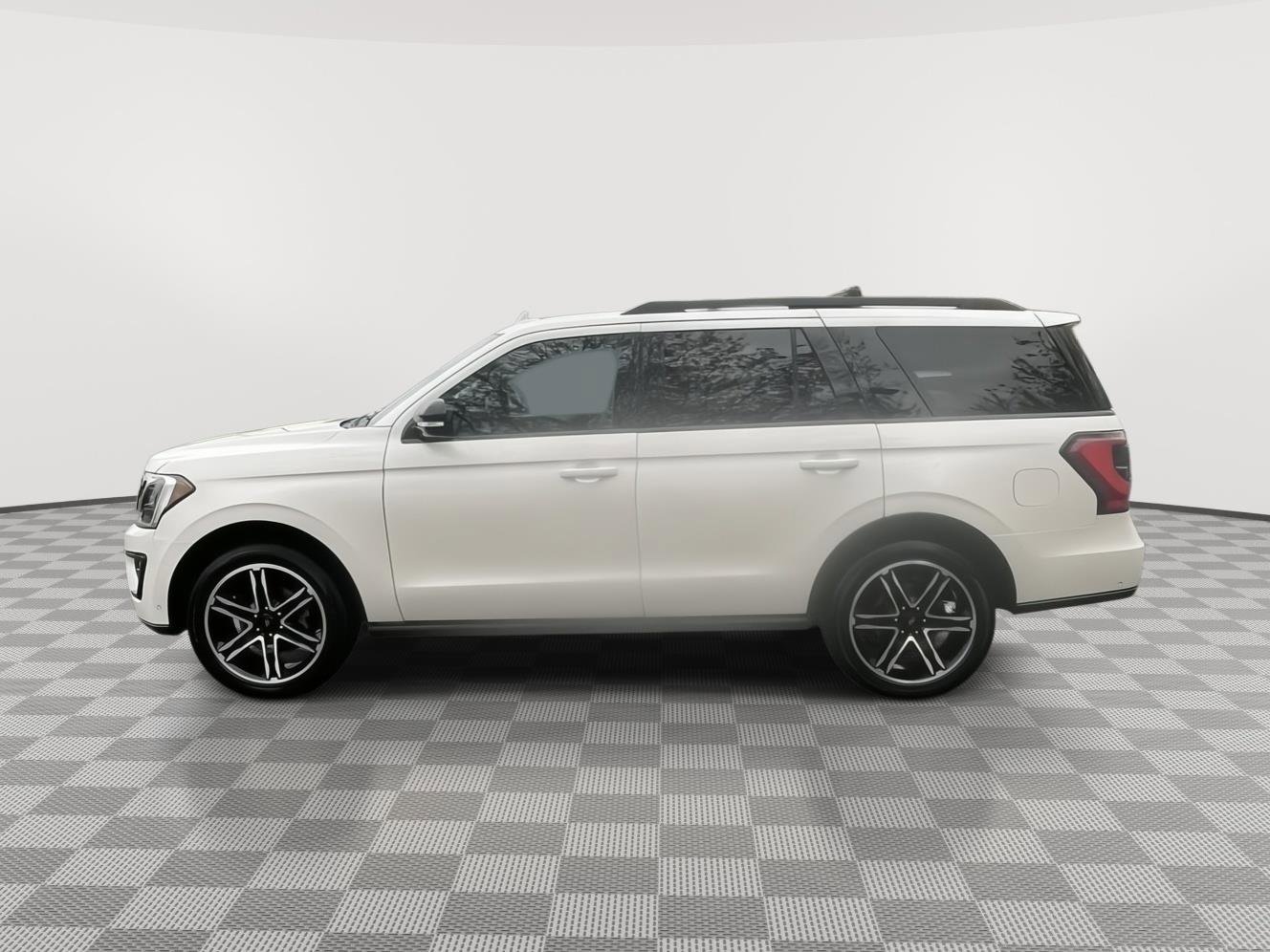 Used 2019 Ford Expedition Limited w/ Equipment Group 303A AWD/4WD image 8