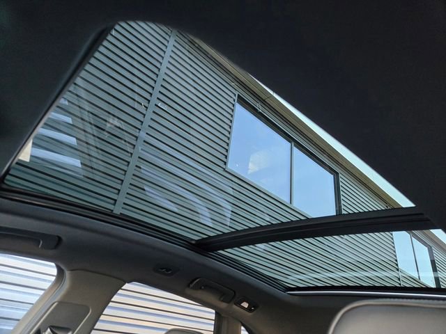 Used 2026 Porsche Macan image 21