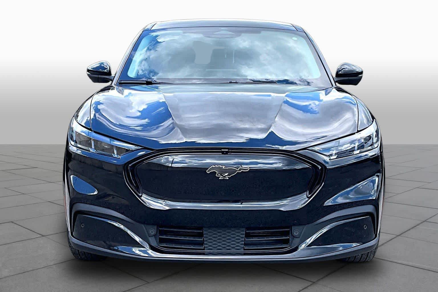 Certified 2025 Ford Mustang Mach-E Premium RWD image 3