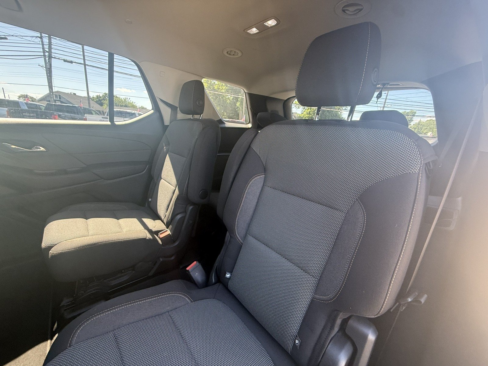 Used 2018 Chevrolet Traverse LT FWD image 25