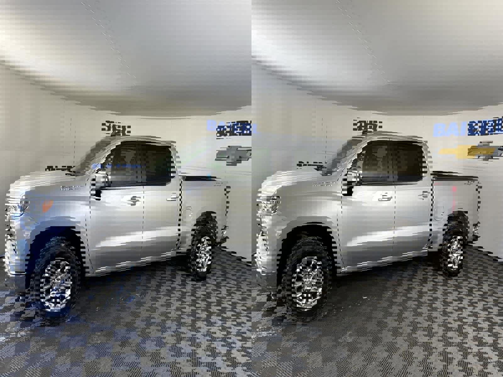Used 2022 Chevrolet Silverado 1500 LT image 2