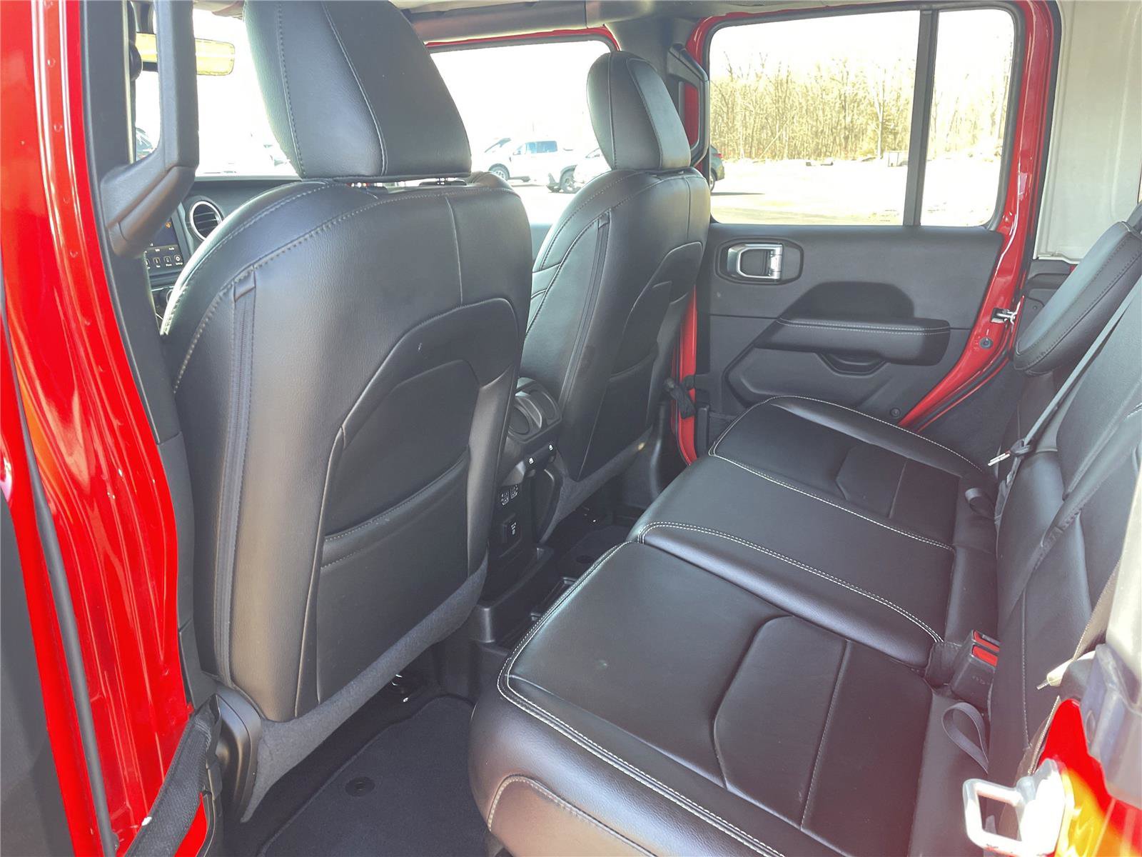 Used 2022 Jeep Wrangler Unlimited Sahara AWD/4WD image 20