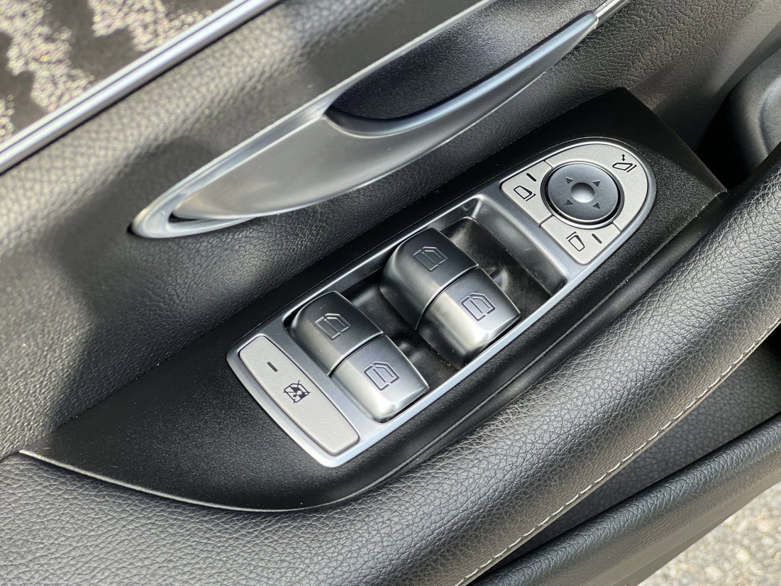 Certified 2021 Mercedes-Benz E 350 4MATIC Sedan w/ Premium Package image 13