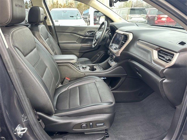 Used 2023 GMC Acadia Denali w/ Denali Technology Package image 10