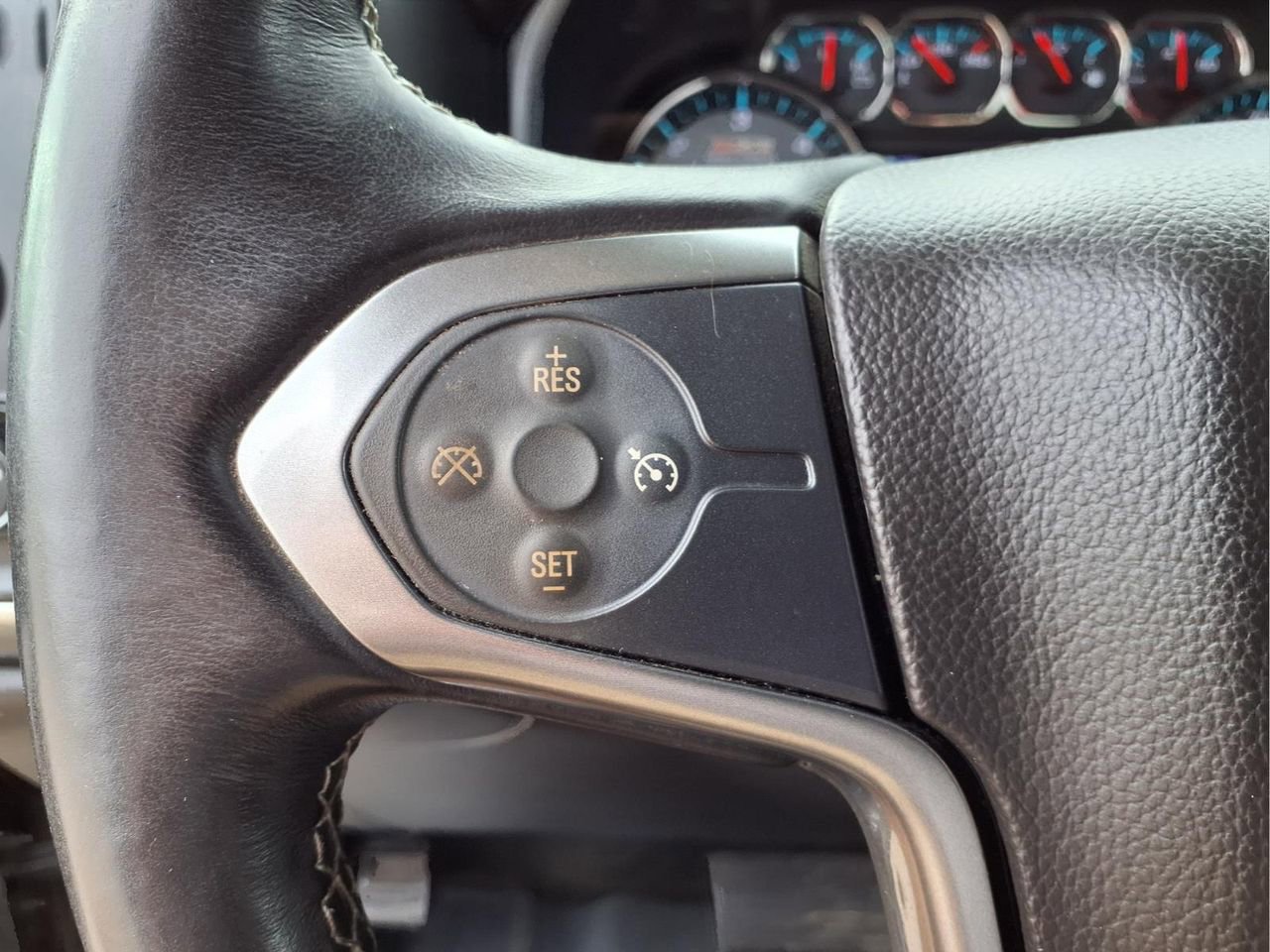 Used 2017 Chevrolet Silverado 1500 LT w/ Midnight Edition image 21