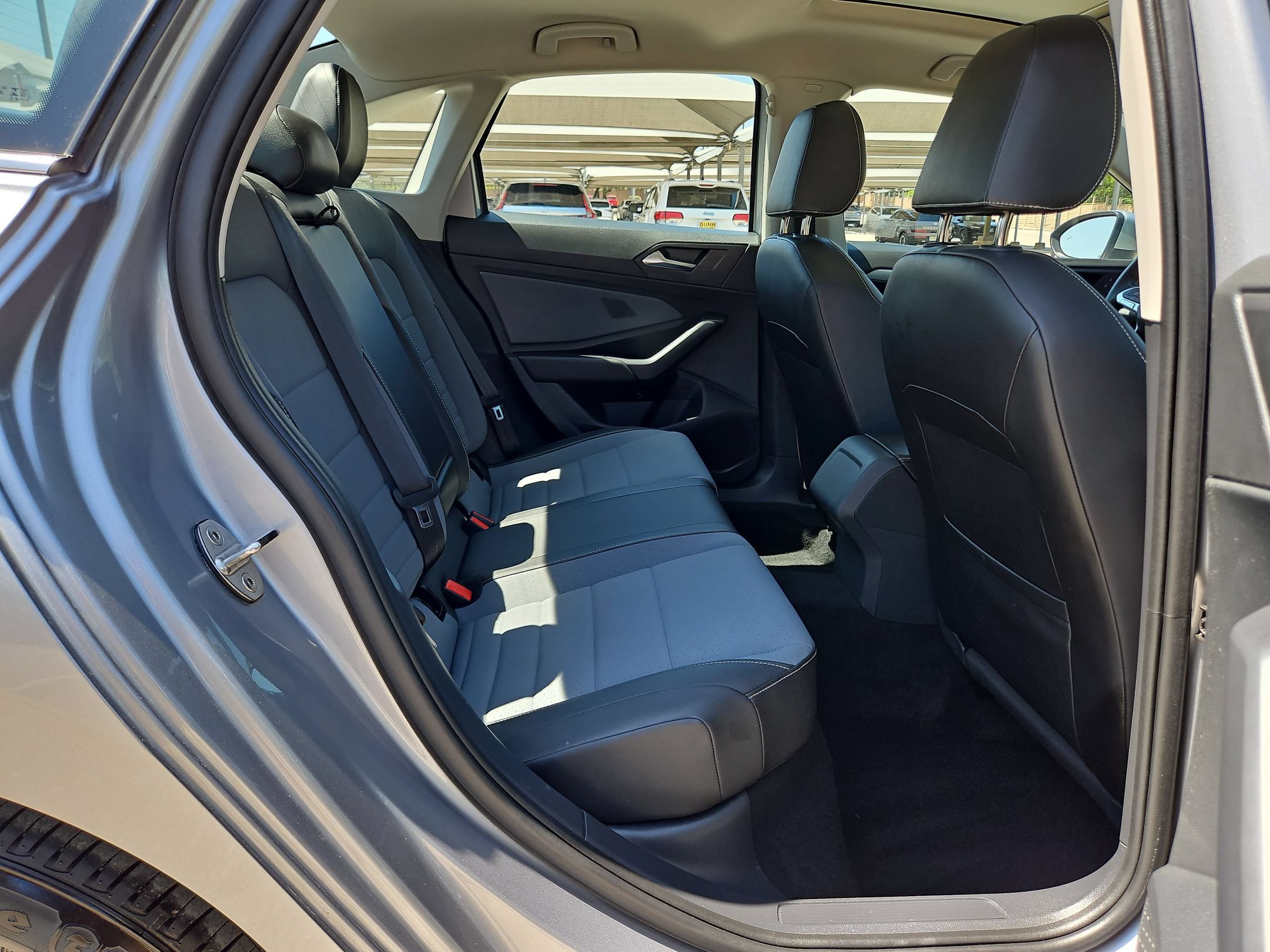 Used 2025 Volkswagen Jetta SE FWD image 25