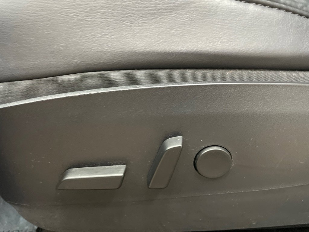 Used 2020 Tesla Model Y Long Range image 17