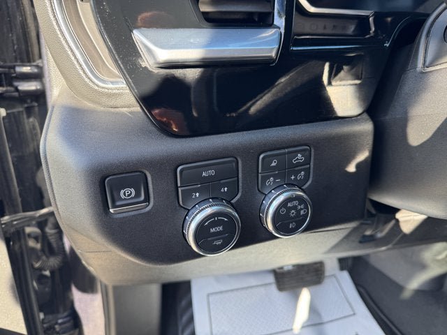 Used 2026 GMC Sierra 1500 SLT AWD/4WD image 13