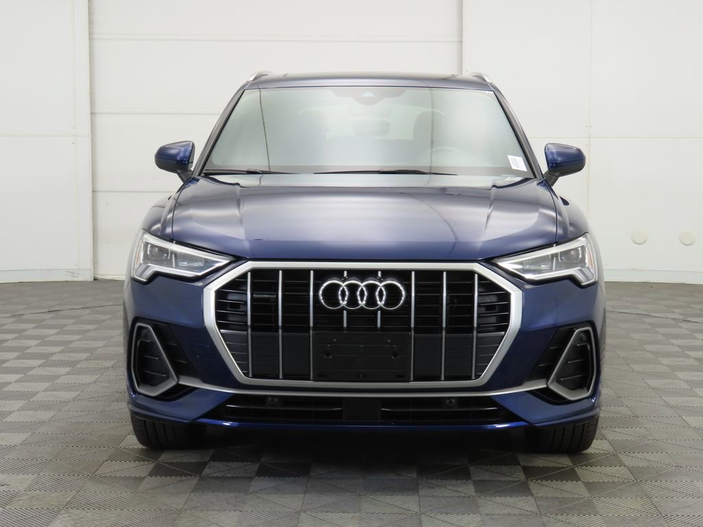 Used 2023 Audi Q3 2.0T Premium w/ Convenience Package image 2