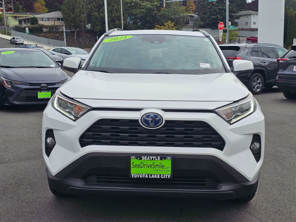 Used 2021 Toyota RAV4 XLE w/ Convenience Package AWD/4WD image 2