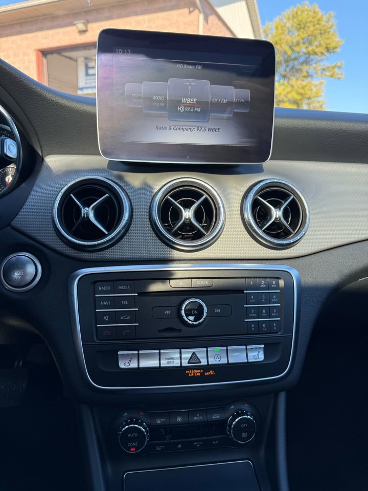 Used 2019 Mercedes-Benz CLA 250 4MATIC image 11