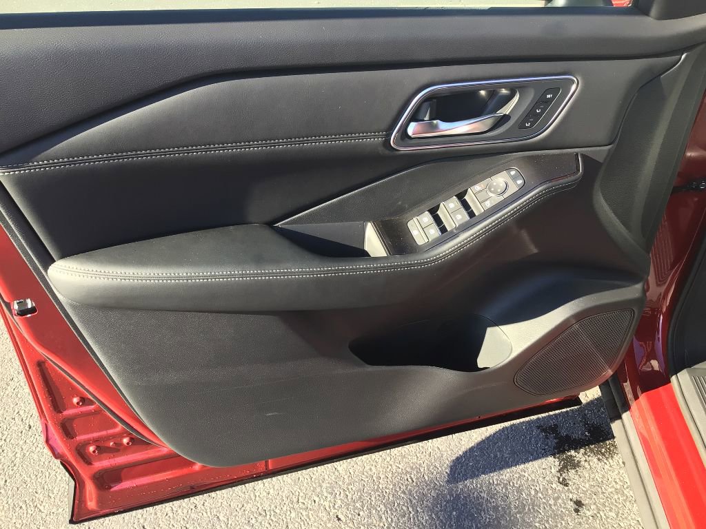 New 2026 Nissan Rogue Platinum w/ Platinum Premium Package AWD/4WD image 8