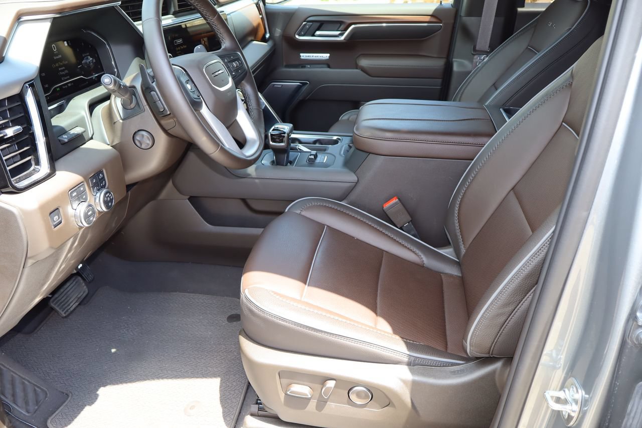 Used 2025 GMC Sierra 1500 Denali w/ Denali Reserve Package AWD/4WD image 16