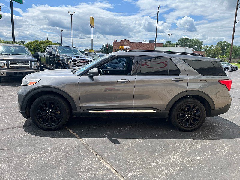 Used 2022 Ford Explorer XLT AWD/4WD image 5