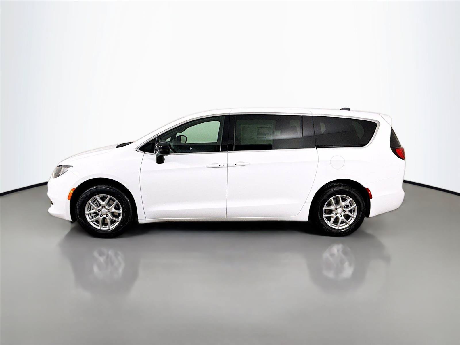 New 2027 Chrysler Pacifica LX FWD image 8