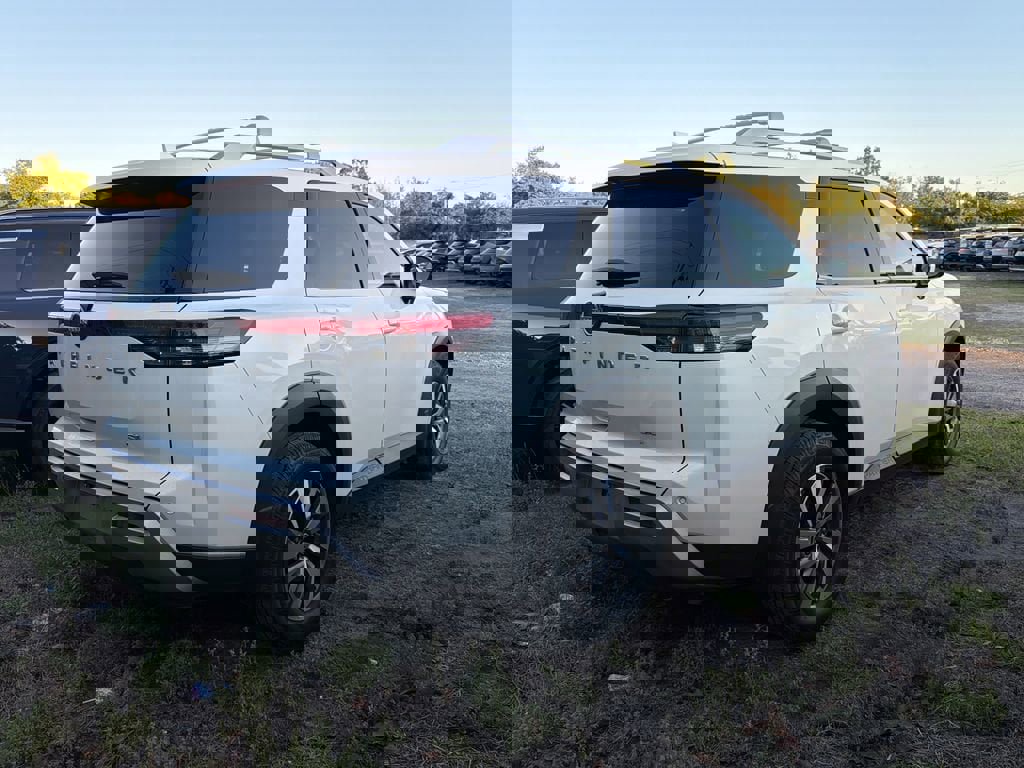 Used 2024 Nissan Pathfinder SL image 5