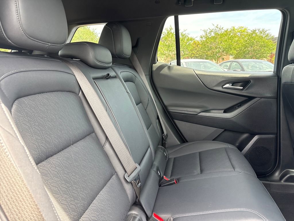 Used 2025 Chevrolet Equinox LT w/ Convenience Package II FWD image 30