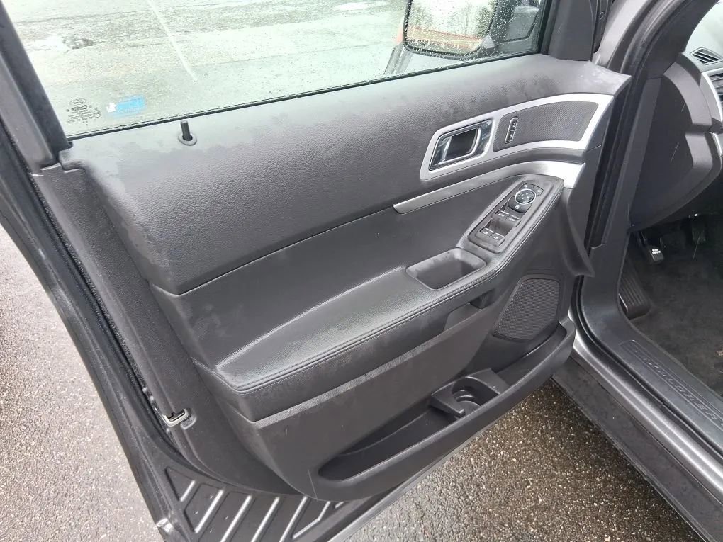 Used 2012 Ford Explorer XLT FWD image 9