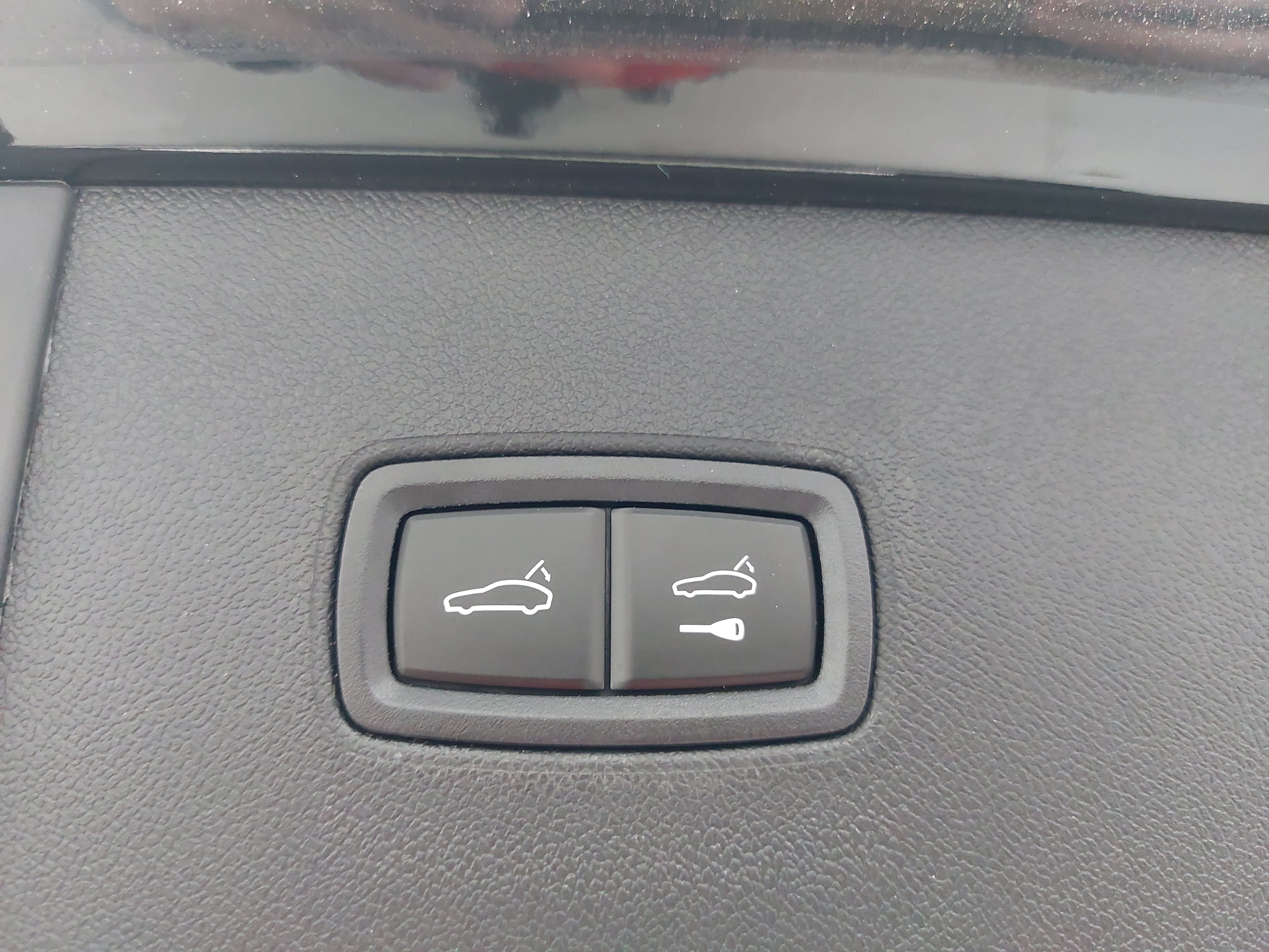 Certified 2026 Porsche Cayenne AWD/4WD image 15